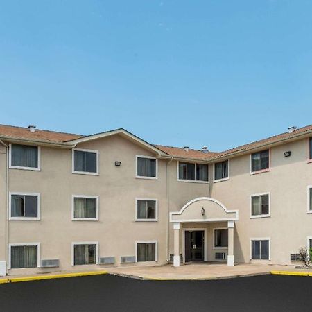 Quality Inn & Suites 地球城 外观 照片